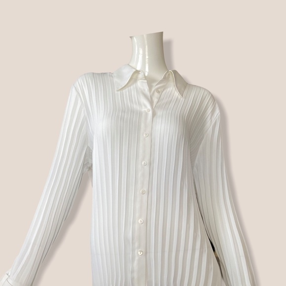 Pleated Button-down Collared Top - Picture 7 of 8